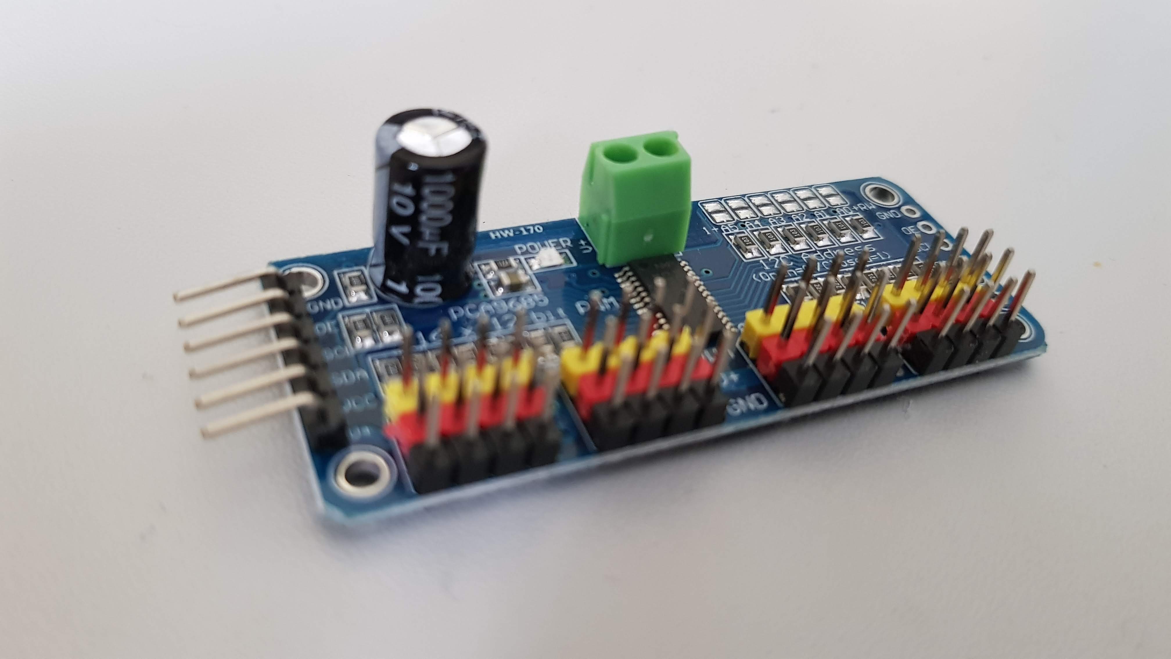 PCA 9685 Servo Driver Board perspektivisch