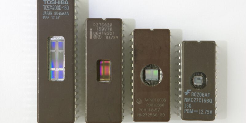 yellowcloud from Germany - EPROMs 4M, 2M, 256k, 16kbit