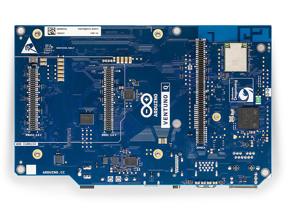 Arduino VENTUNO Q, Unterseite mit JMEDIA-, JMISC- und JOMEGA-Steckern und Dragonwing-Modul (Bild: Arduino, store.arduino.cc)