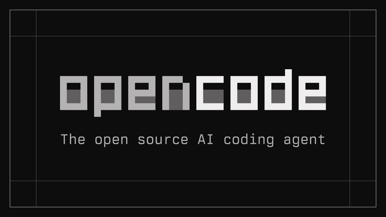 OpenCode-Logo mit dem Slogan ‚The open source AI coding agent‘ (Bild: opencode.ai)
