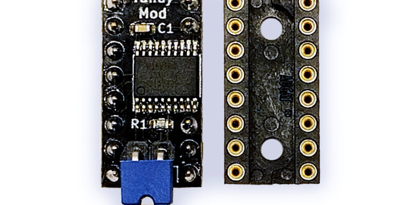 PCjr TandyMod: kleine Steckplatine mit Jumper neben dem passenden IC-Sockel