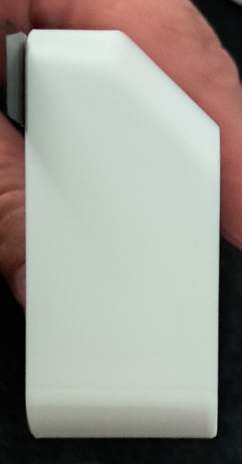 Seitenansicht der TC001 mit schräger Oberkante