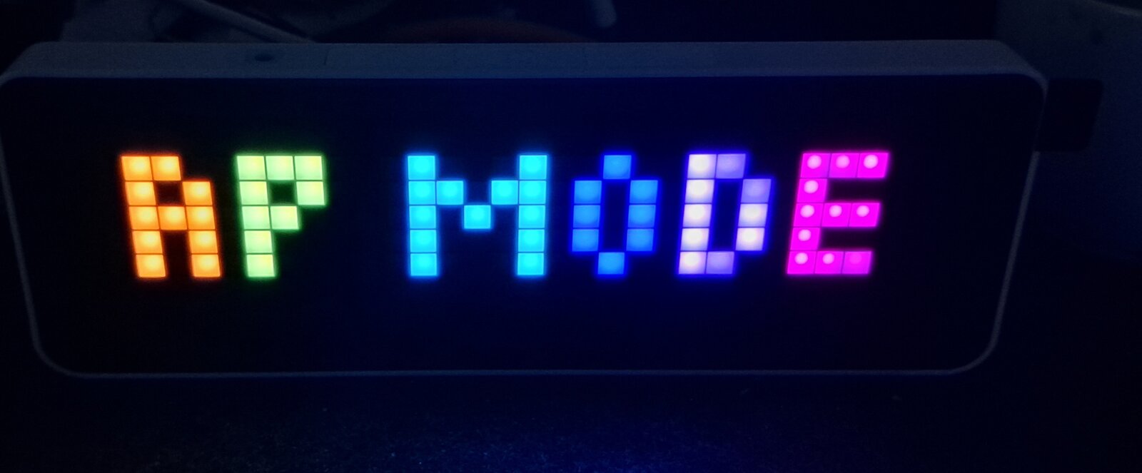 Pixelanzeige: AP MODE in bunten Buchstaben