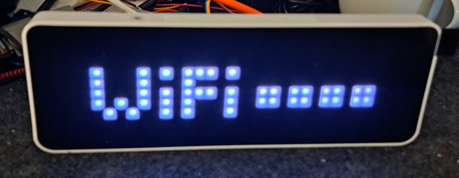 Pixelanzeige: WiFi und vier Punkte